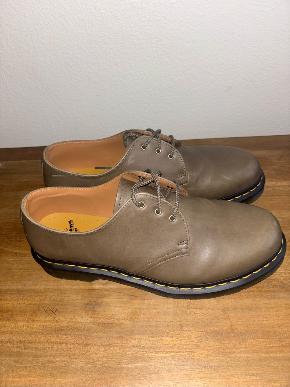 Dr. Martens Leather Oxford Olive Shoes Mens Classic Outdoor Low Top size 11 - Picture 3 of 6